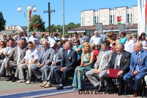 Жыхары Дзятлаўшчыны адзначылі 75-годдзе Дзятлаўскага раёна