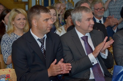 В Новогрудок привезли гравюры XIX века из Парижского музея Адама Мицкевича