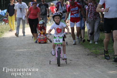Фоторепортаж: в районе Августовского канала прошел веломарафон "Суседзi 2015"