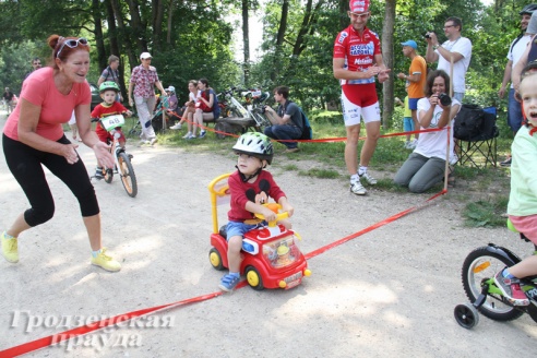 Фоторепортаж: в районе Августовского канала прошел веломарафон "Суседзi 2015"