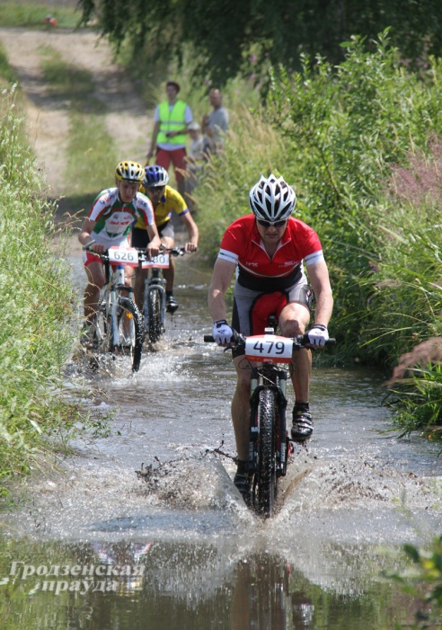 Фоторепортаж: в районе Августовского канала прошел веломарафон "Суседзi 2015"