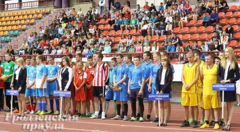 В Гродно выбирали лучшую команду в области в стритболе и мини-футболе