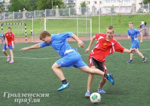 В Гродно выбирали лучшую команду в области в стритболе и мини-футболе