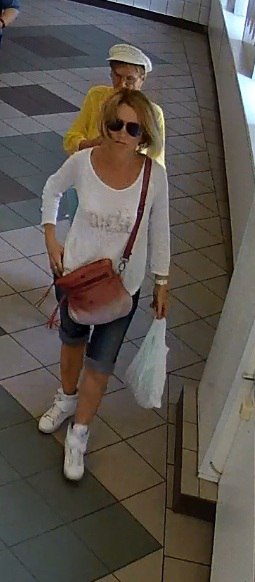 В Гродно кассир банка выдал двум женщинам лишние 900 долларов