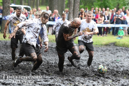«Болотный футбол» и заплыв «На чем попало» пройдут на Августовском канале (ПРОГРАММА МЕРОПРИЯТИЙ)