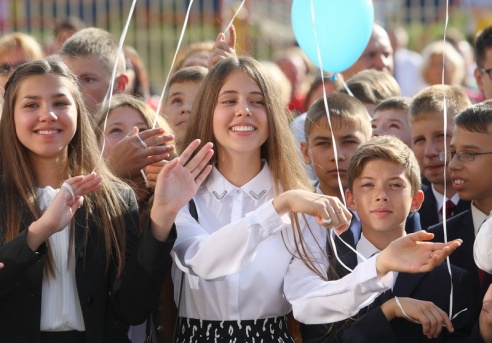 Сёння гасцямі астравецкай гімназіі №1 былі беларускія парламентарыі