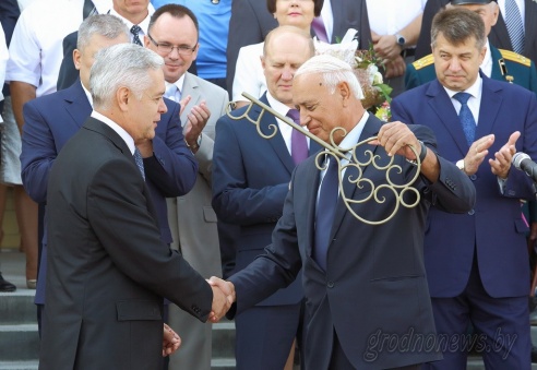 Средняя школа № 40 в Гродно встретила своих первых учеников