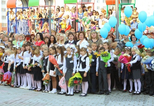 Средняя школа № 40 в Гродно встретила своих первых учеников