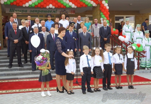 Средняя школа № 40 в Гродно встретила своих первых учеников