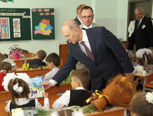 Средняя школа № 40 в Гродно встретила своих первых учеников