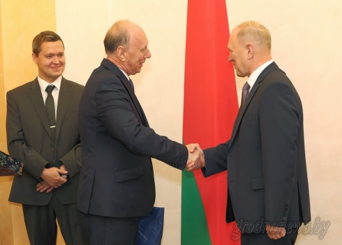 Губернатор Гродненской области Владимир Кравцов встретился с представителями дипмиссий