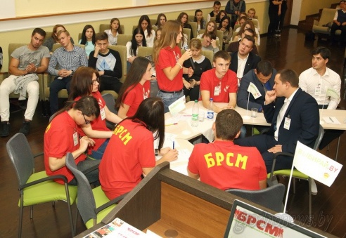 В Гродно прошли открытые городские дебаты "Выбирай.by"