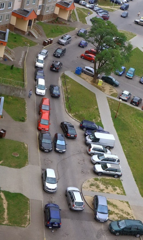 Первая в Гродно парковка, построенная за счет жильцов, появится к концу года
