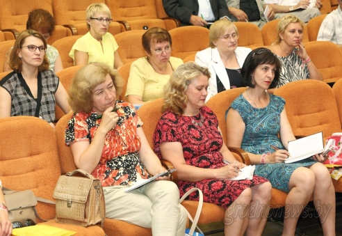 Председатель облисполкома Владимир Кравцов провел пресс-конференцию в Свислочском районе