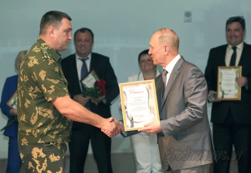 Председатель облисполкома Владимир Кравцов провел пресс-конференцию в Свислочском районе