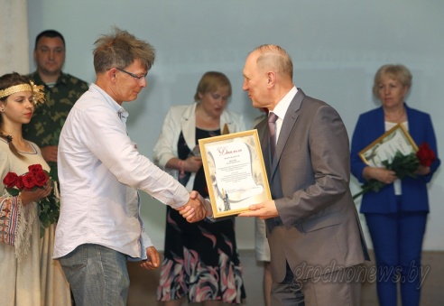 Председатель облисполкома Владимир Кравцов провел пресс-конференцию в Свислочском районе