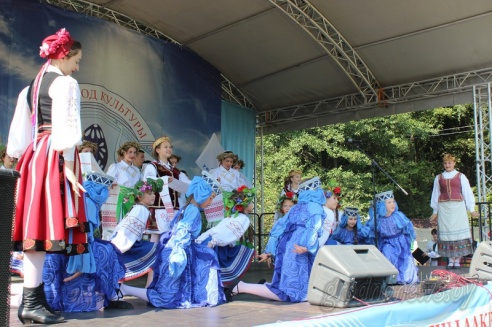 Под Гродно играли в «грязный» футбол и плавали «на чем попало»