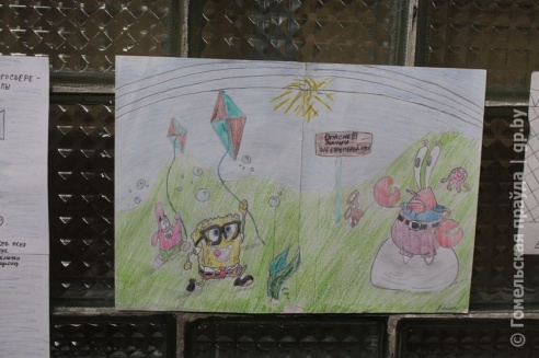 В деревне Дуброва школьникам предоставили возможность заработать во время летних каникул