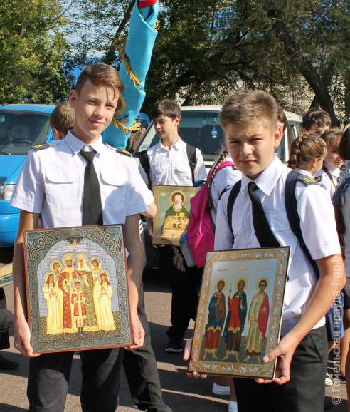 Сегодня в Мозыре начался крестный ход из кафедрального Свято-Михайловского собора в Юровичский монастырь