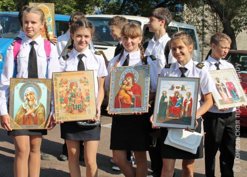 Сегодня в Мозыре начался крестный ход из кафедрального Свято-Михайловского собора в Юровичский монастырь