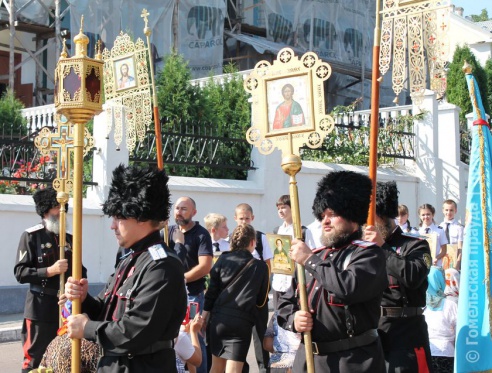 Сегодня в Мозыре начался крестный ход из кафедрального Свято-Михайловского собора в Юровичский монастырь