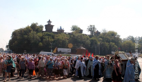 Сегодня в Мозыре начался крестный ход из кафедрального Свято-Михайловского собора в Юровичский монастырь