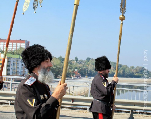 Сегодня в Мозыре начался крестный ход из кафедрального Свято-Михайловского собора в Юровичский монастырь