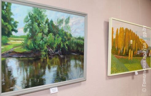 В преддверии Дня города в Мозыре открылась коллективная живописная выставка «Фарбы Палесся»