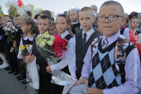 В Рогачеве после капитального ремонта открылась средняя школа № 3