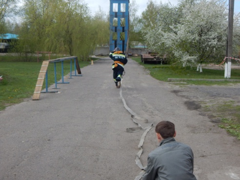 В Хойниках прошел районный слет юных спасателей-пожарных