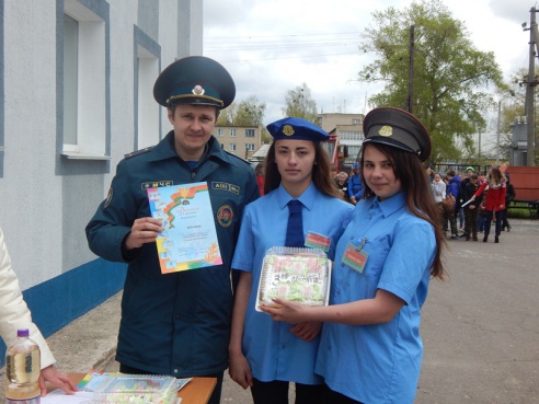 В Хойниках прошел районный слет юных спасателей-пожарных