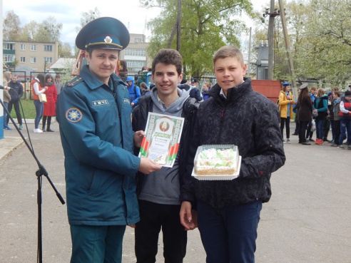 В Хойниках прошел районный слет юных спасателей-пожарных