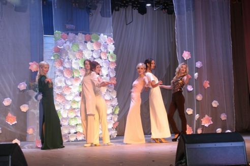 В Слониме показали "Вуаль из цветов"