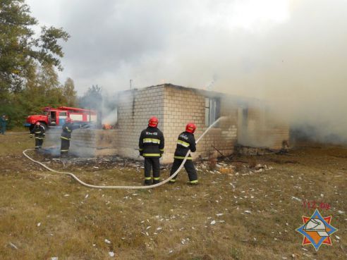 В Жлобинском районе в рабочий полдень сгорел фельдшерско-акушерский пункт