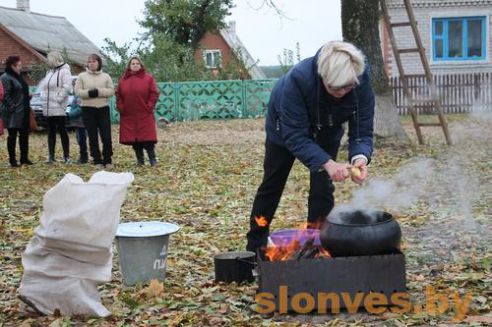 На Слонимщине прошел праздник картофеля "Знакомая незнакомка"