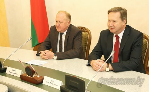 Торжественный прием в канун Дня матери прошел в облисполкоме (ОБНОВЛЕНО)