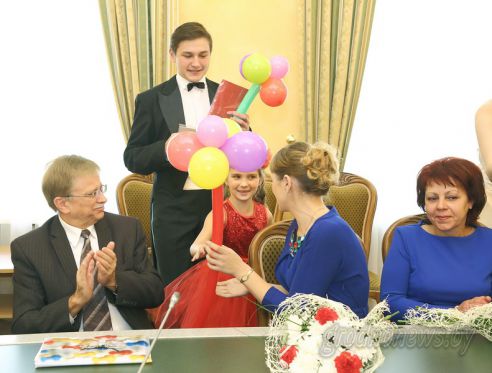 Торжественный прием в канун Дня матери прошел в облисполкоме (ОБНОВЛЕНО)