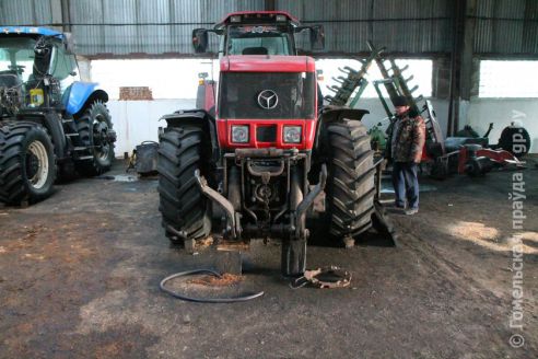 В Светлогорском районе мобильная группа не позволила пьяному трактористу покинуть сельхозпредприятие «Полесское»