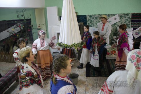 Восеньскі абрад "Жаніцьбу коміна" ўзяліся адрадзіць у Лідскім рэгіёне