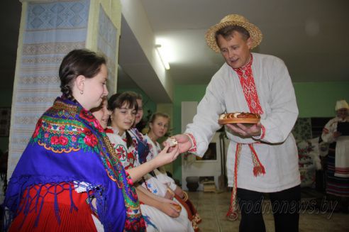 Восеньскі абрад "Жаніцьбу коміна" ўзяліся адрадзіць у Лідскім рэгіёне