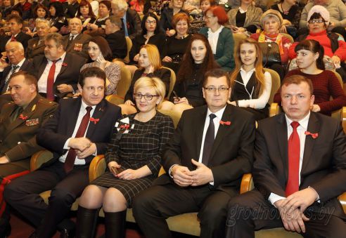 Торжественное собрание, посвященное годовщине Октябрьской революции прошло в Гродно