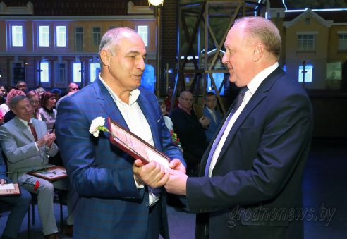 В Гродно чествовали призеров и участников Паралимпийских игр в Рио, а также ведущих атлетов-дефлимпийцев