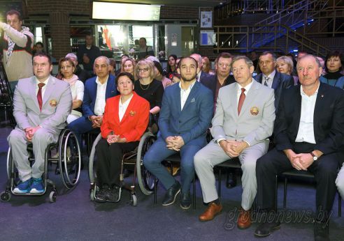 В Гродно чествовали призеров и участников Паралимпийских игр в Рио, а также ведущих атлетов-дефлимпийцев