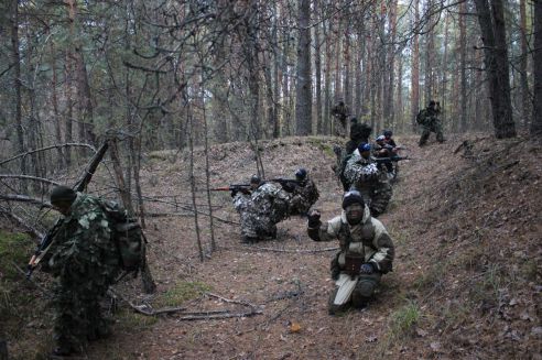 В лесу под Речицей прошли традиционные учения центра специальной подготовки «Скиф»