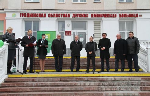 Новый реанимобиль получила областная детская клиническая больница