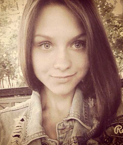 Жизнь после ДТП. На примере гомельской школьницы Насти Юрченко узнали, почему белорусские дети вынуждены проходить реабилитацию за границей