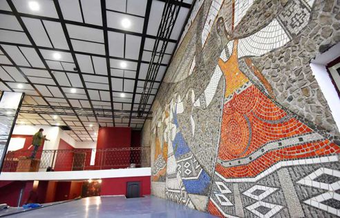 «Шахматный» пол, царская лестница и советское панно. Кинотеатр имени Калинина готовит новогодний сюрприз для зрителей