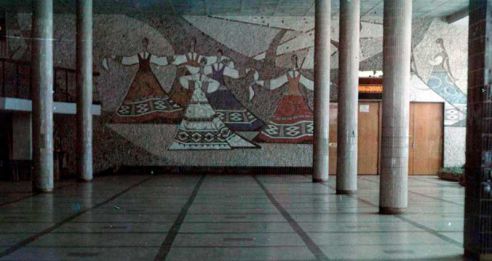 «Шахматный» пол, царская лестница и советское панно. Кинотеатр имени Калинина готовит новогодний сюрприз для зрителей