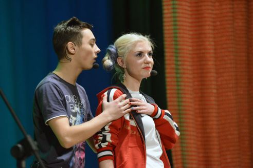 В Гомеле молодые специалисты креативно признались в любви выбранным профессиям