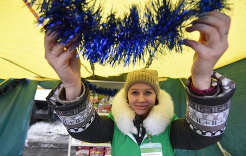 Ёлки, куры, мандарины и крымский чеснок. Узнали что почём на главной городской ярмарке